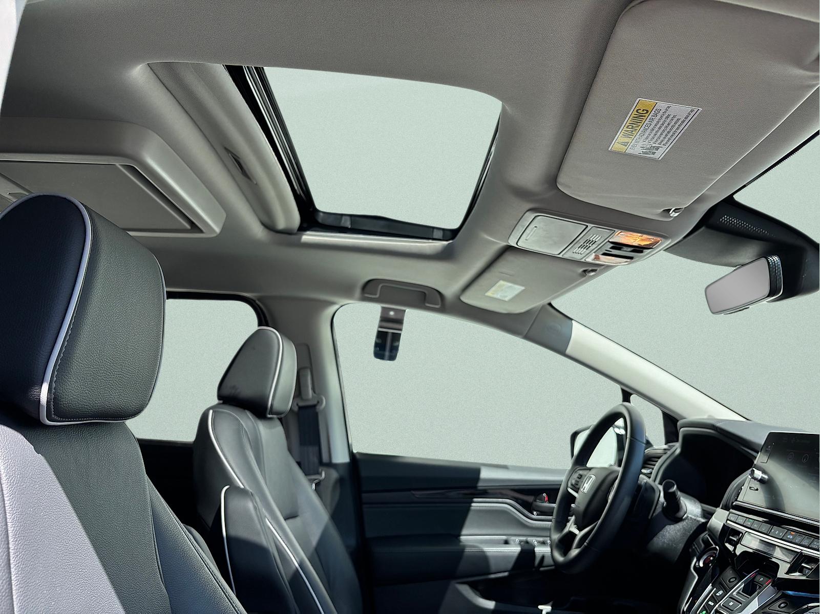 2025 Honda Odyssey Touring - Photo 40