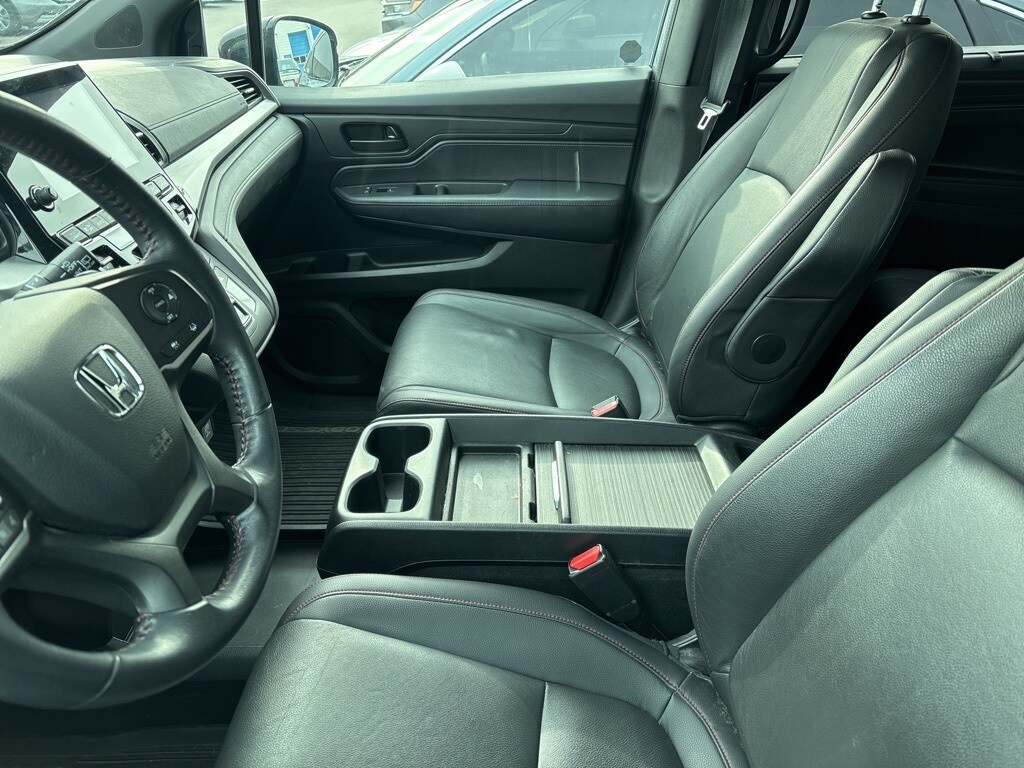 2023 Honda Odyssey Sport photo 2
