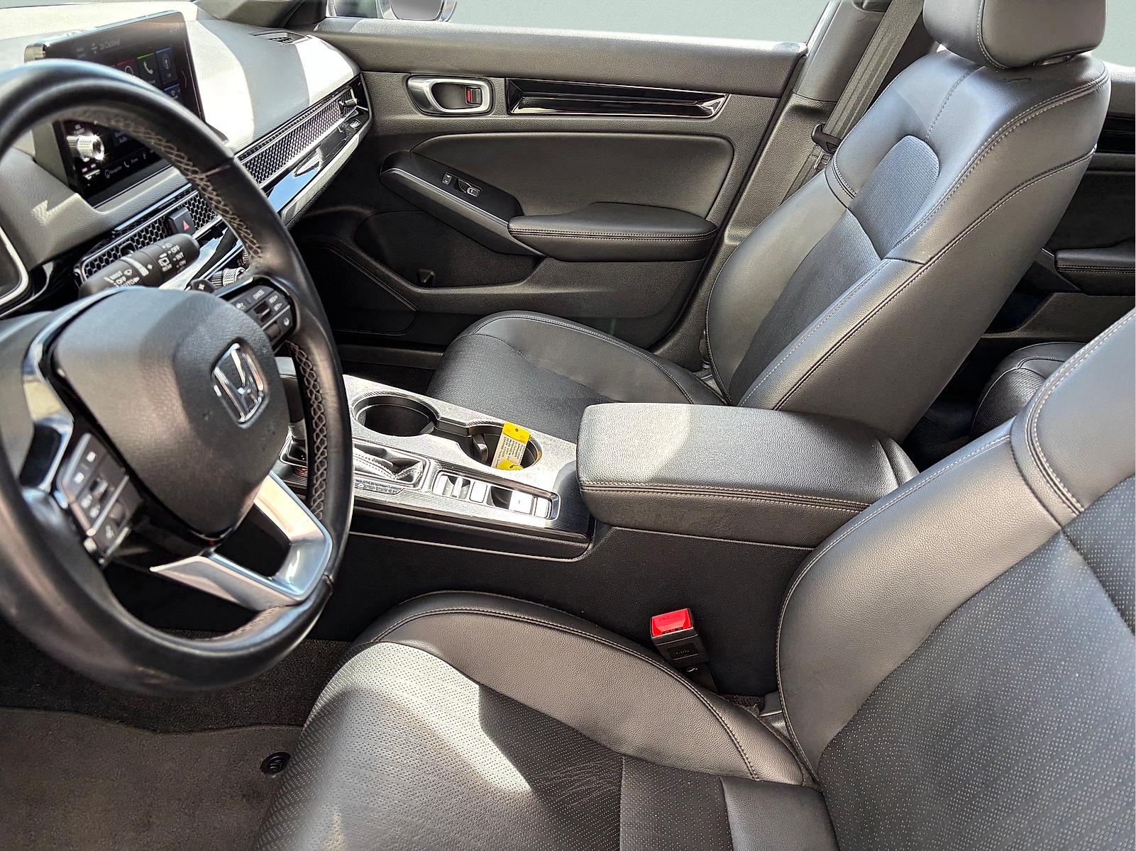 2024 Honda Civic Hatchback Sport Touring - Photo 16