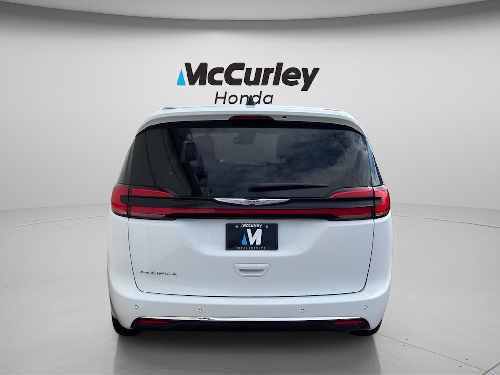 Used 2025 Chrysler Pacifica Select Van Passenger Van