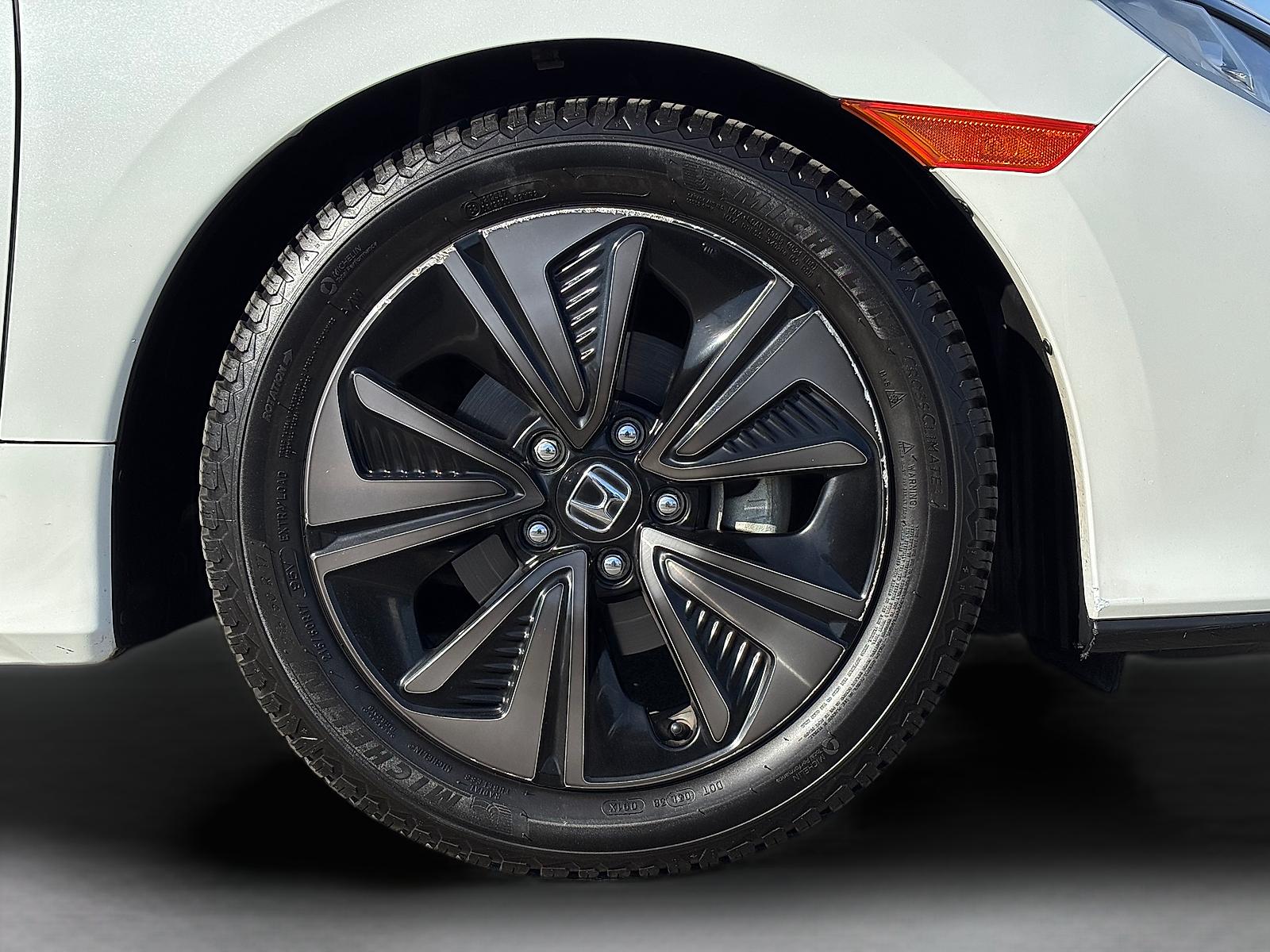 2019 Honda Civic Hatchback EX - Photo 11