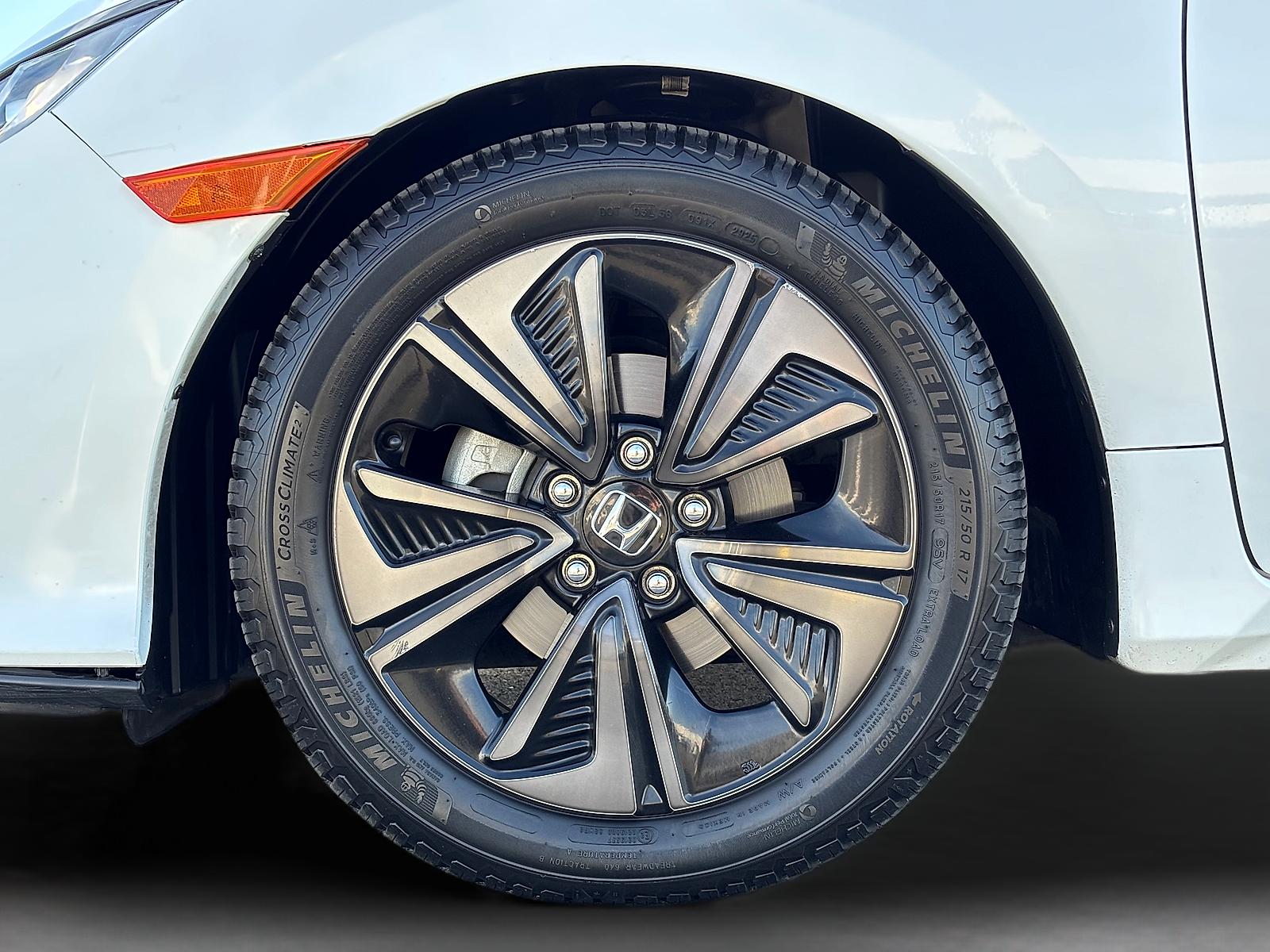 2019 Honda Civic Hatchback EX - Photo 12