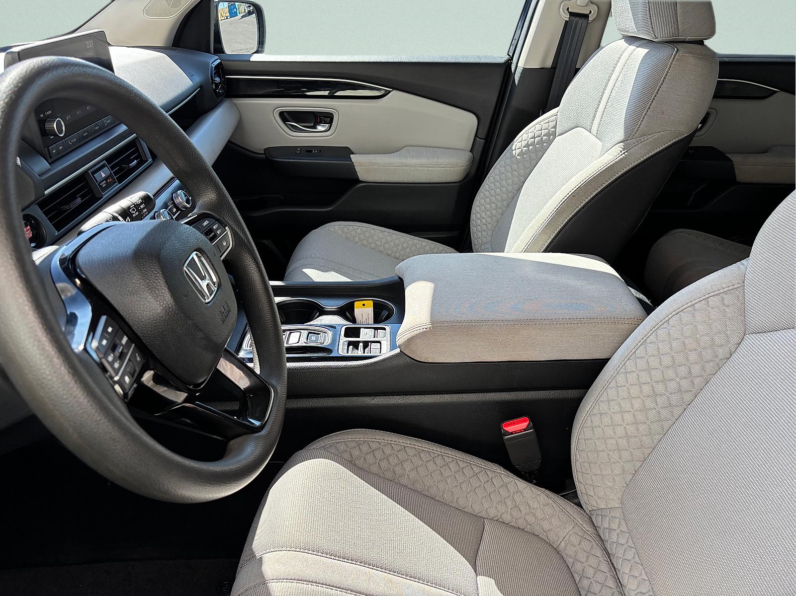 2023 Honda Pilot LX - Photo 13