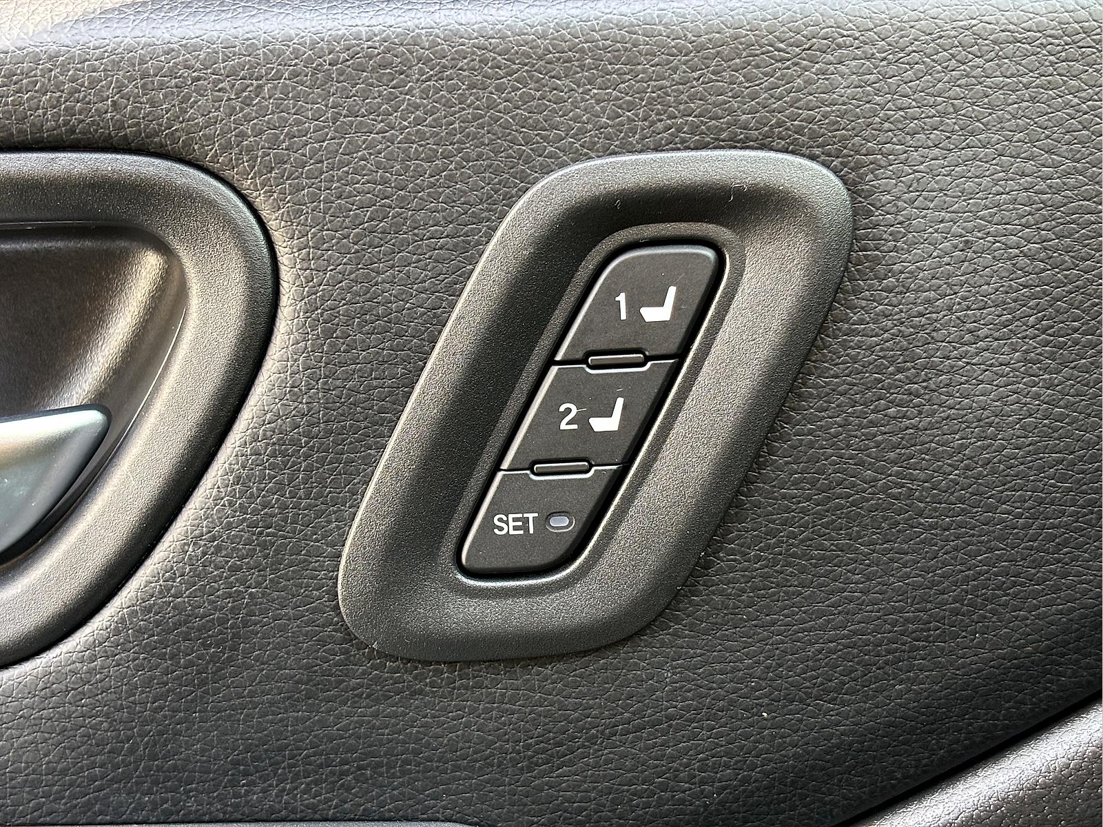 2025 Honda Pilot Black Edition - Photo 18