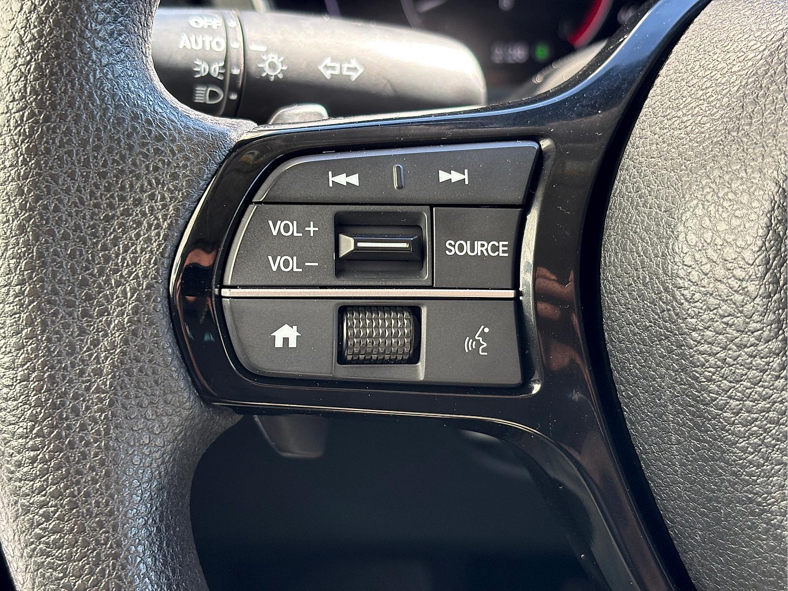 2023 Honda Pilot LX - Photo 26