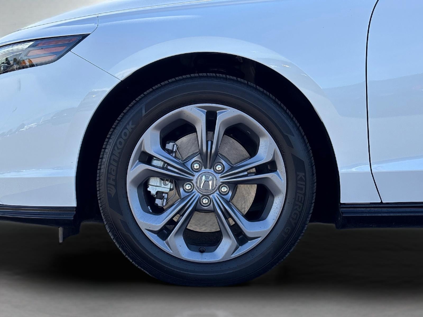 2025 Honda Accord Hybrid EX-L - Photo 10