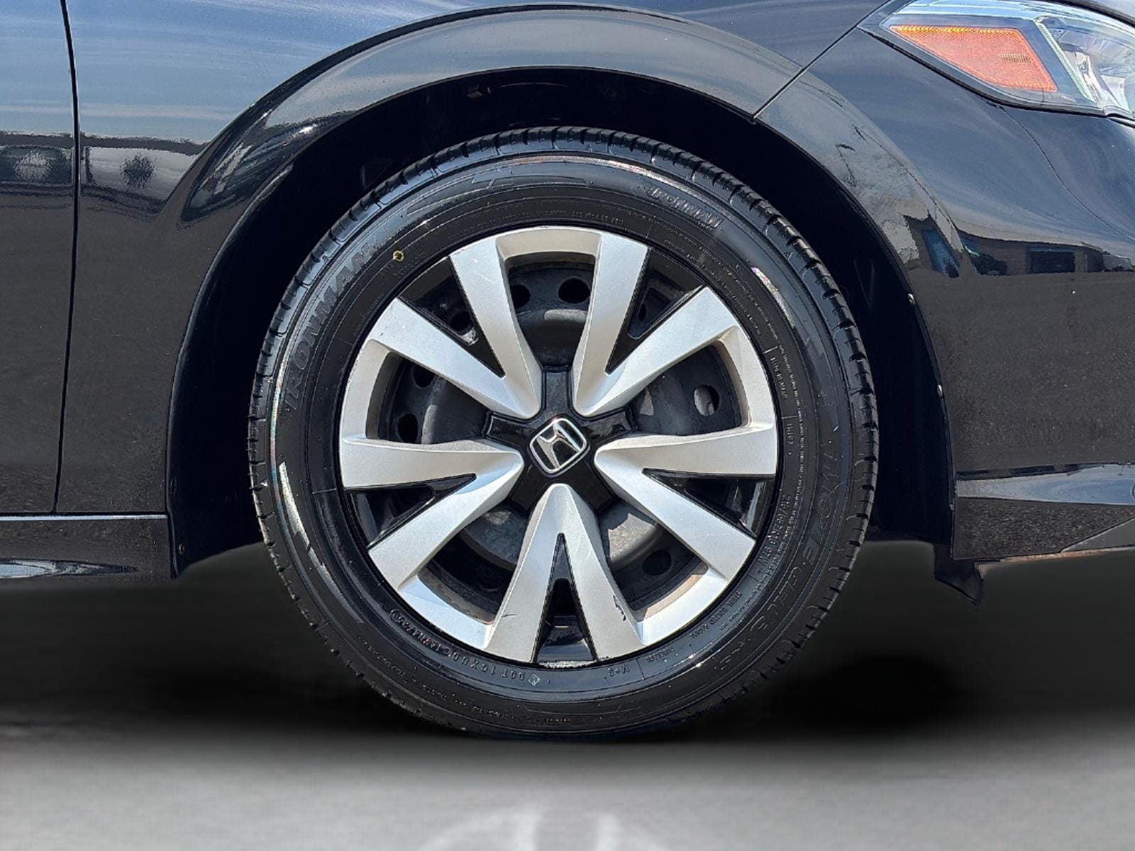 2025 Honda Civic LX - Photo 10