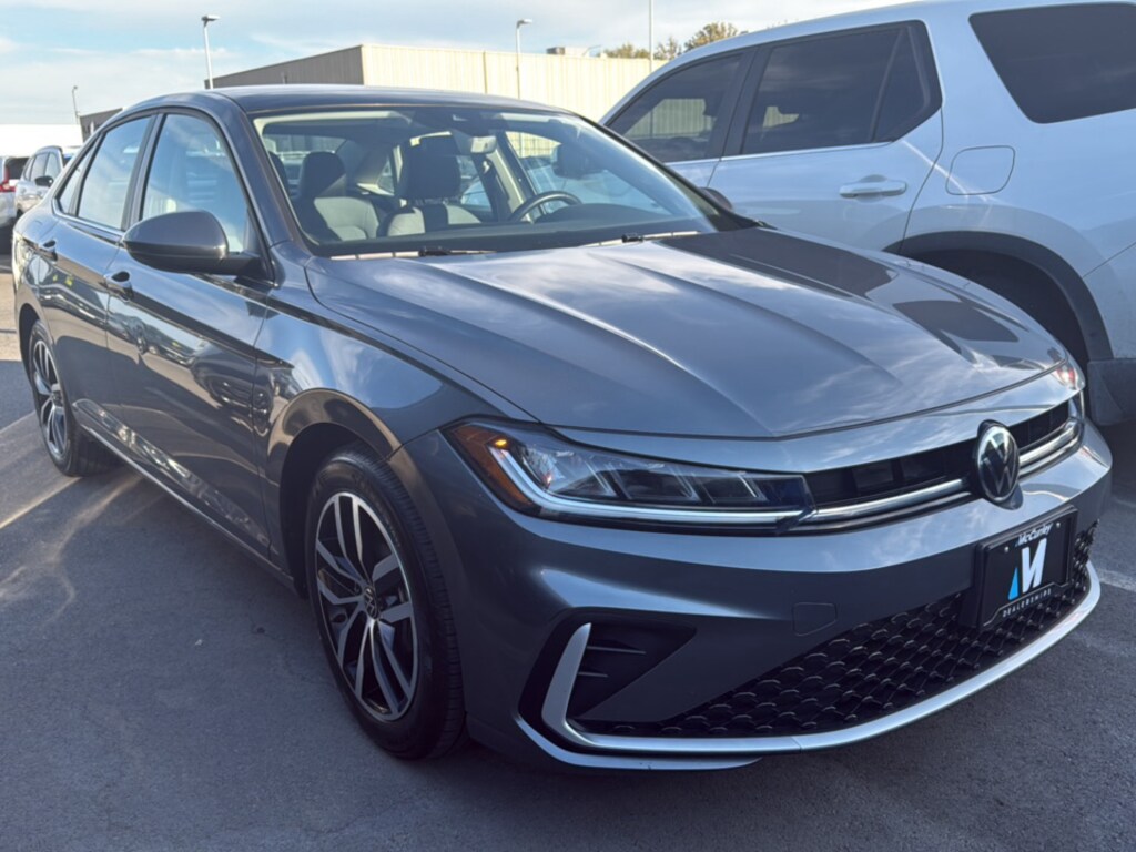 Used 2025 Volkswagen Jetta 1.5T SE Sedan