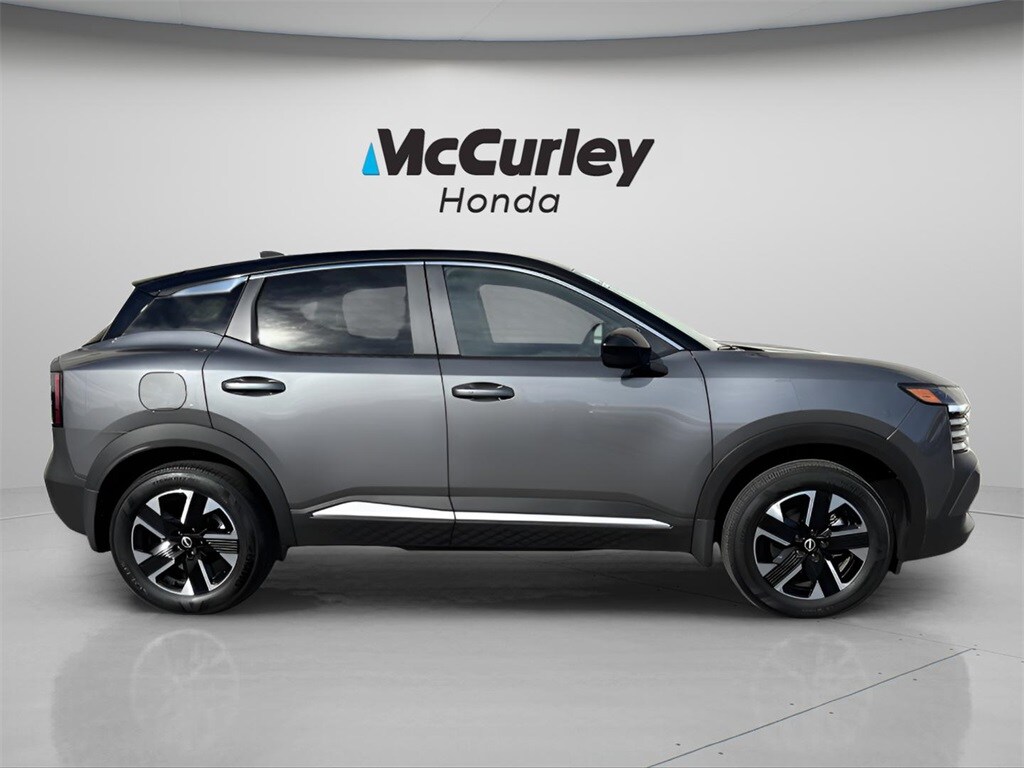 2025 Nissan Kicks SV photo 2