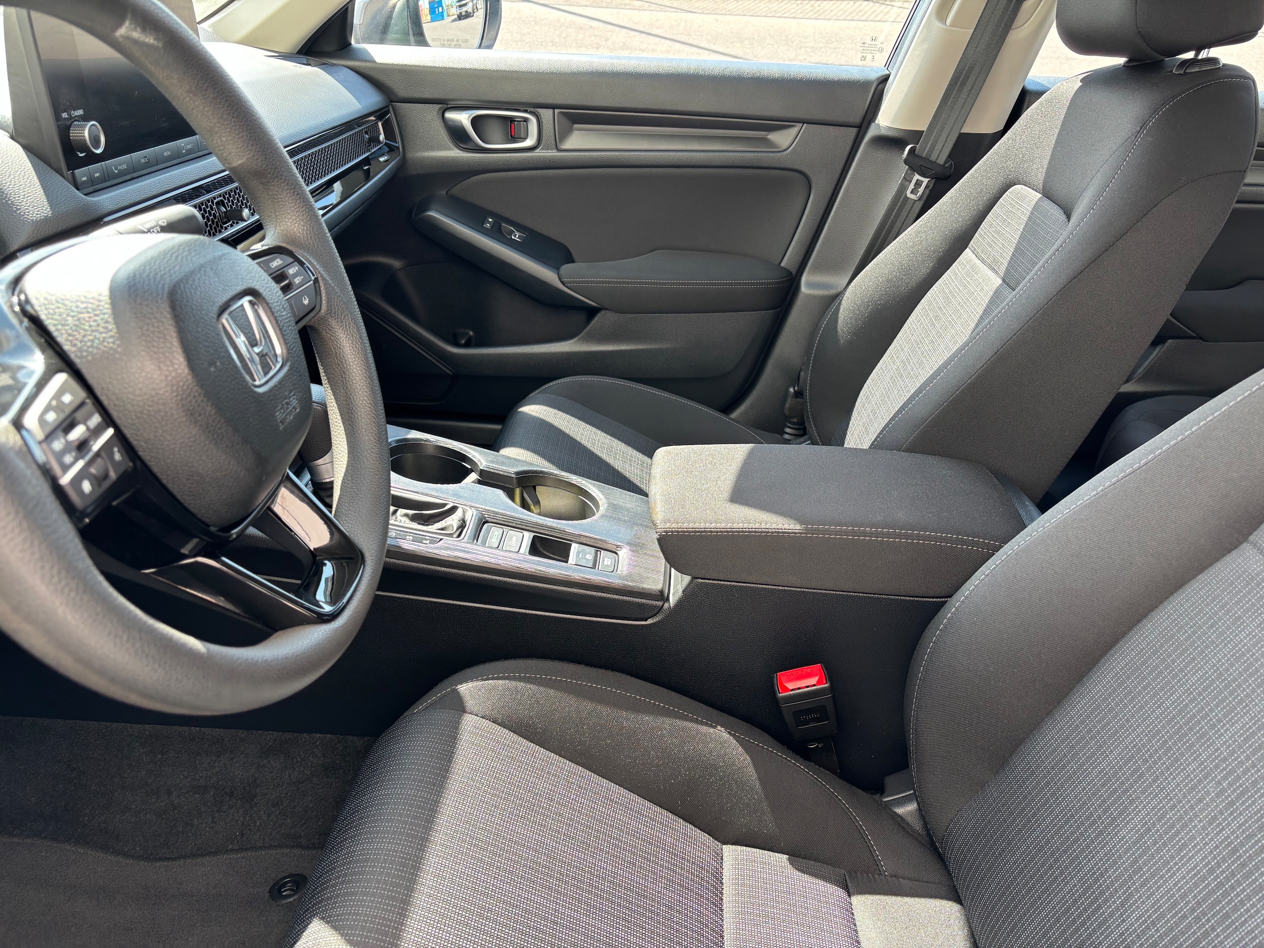 2025 Honda Civic LX - Photo 14