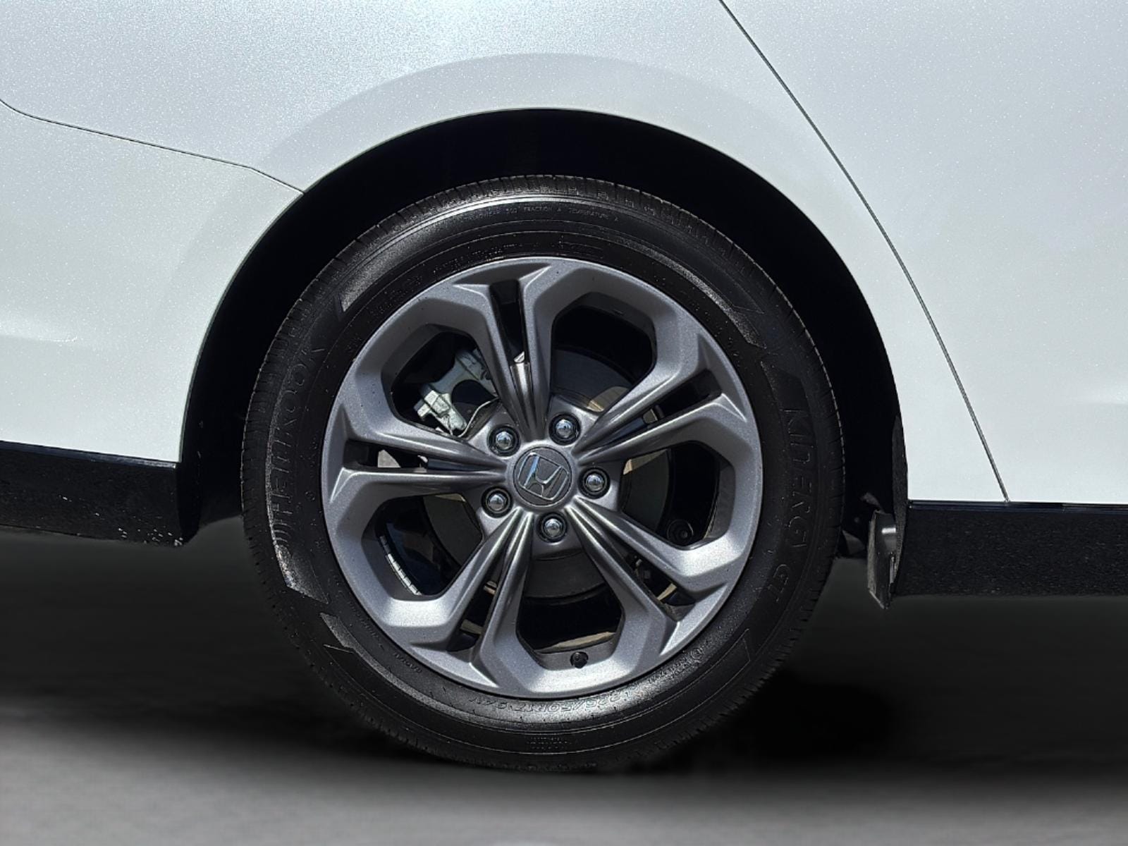 2025 Honda Accord Hybrid EX-L - Photo 9