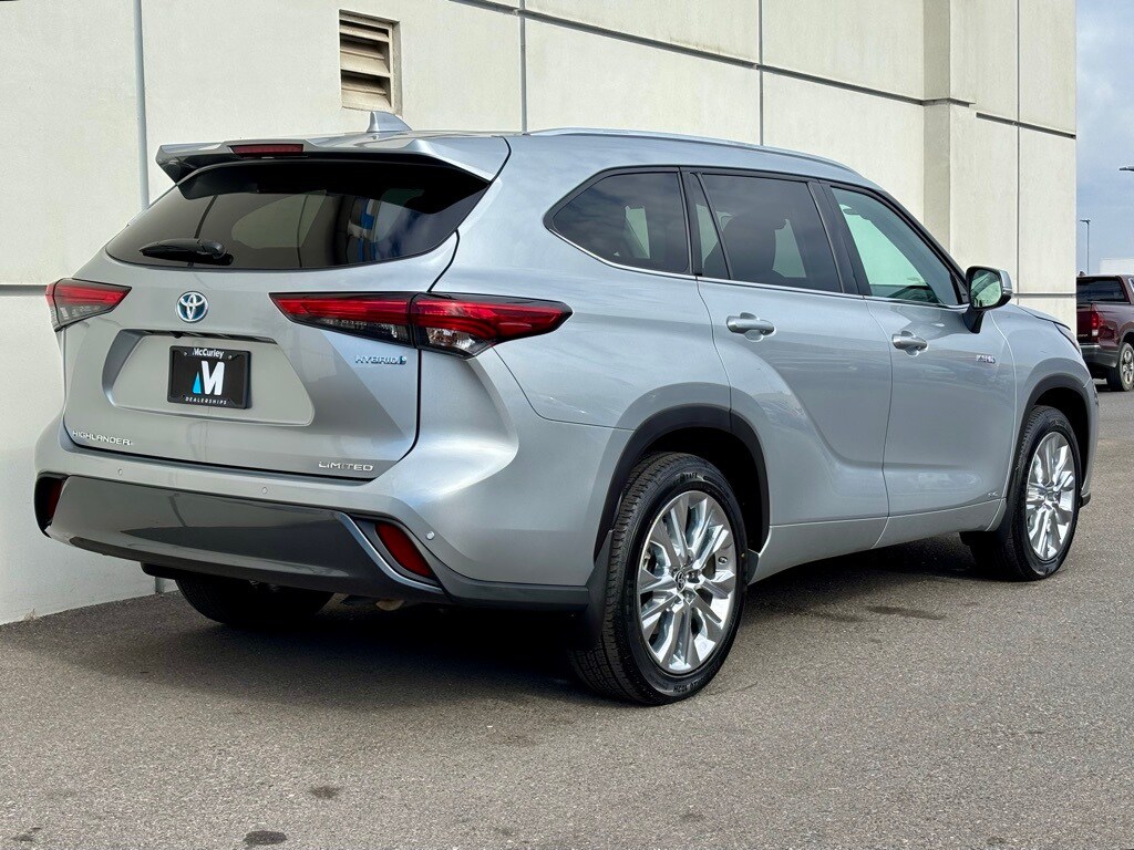 2021 Toyota Highlander Hybrid Limited photo 3