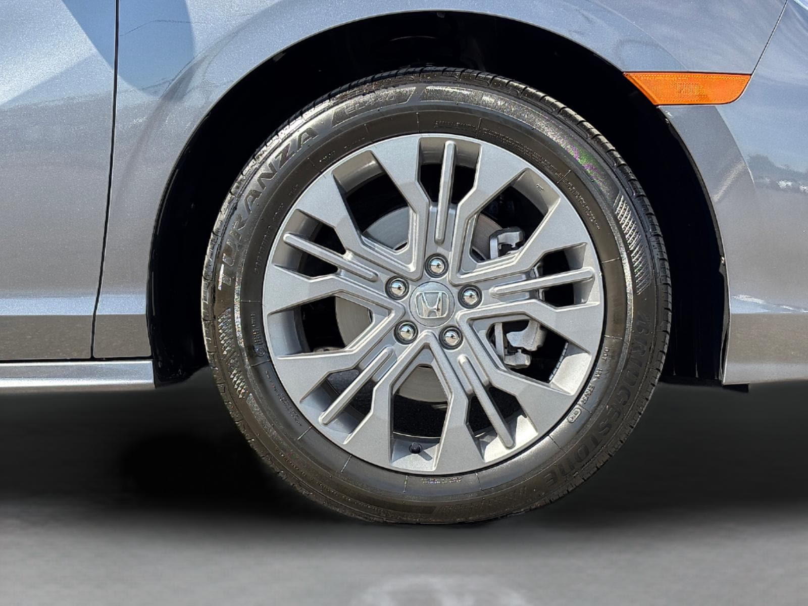 2025 Honda Odyssey Touring - Photo 10