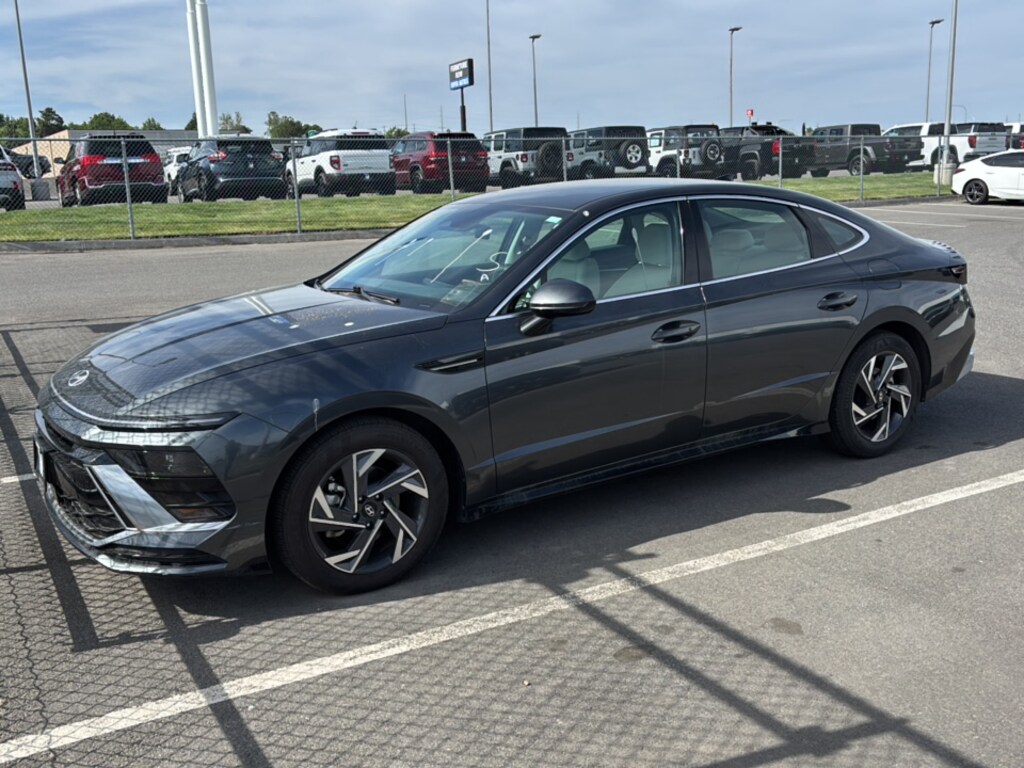Used 2025 Hyundai Sonata SEL Sedan