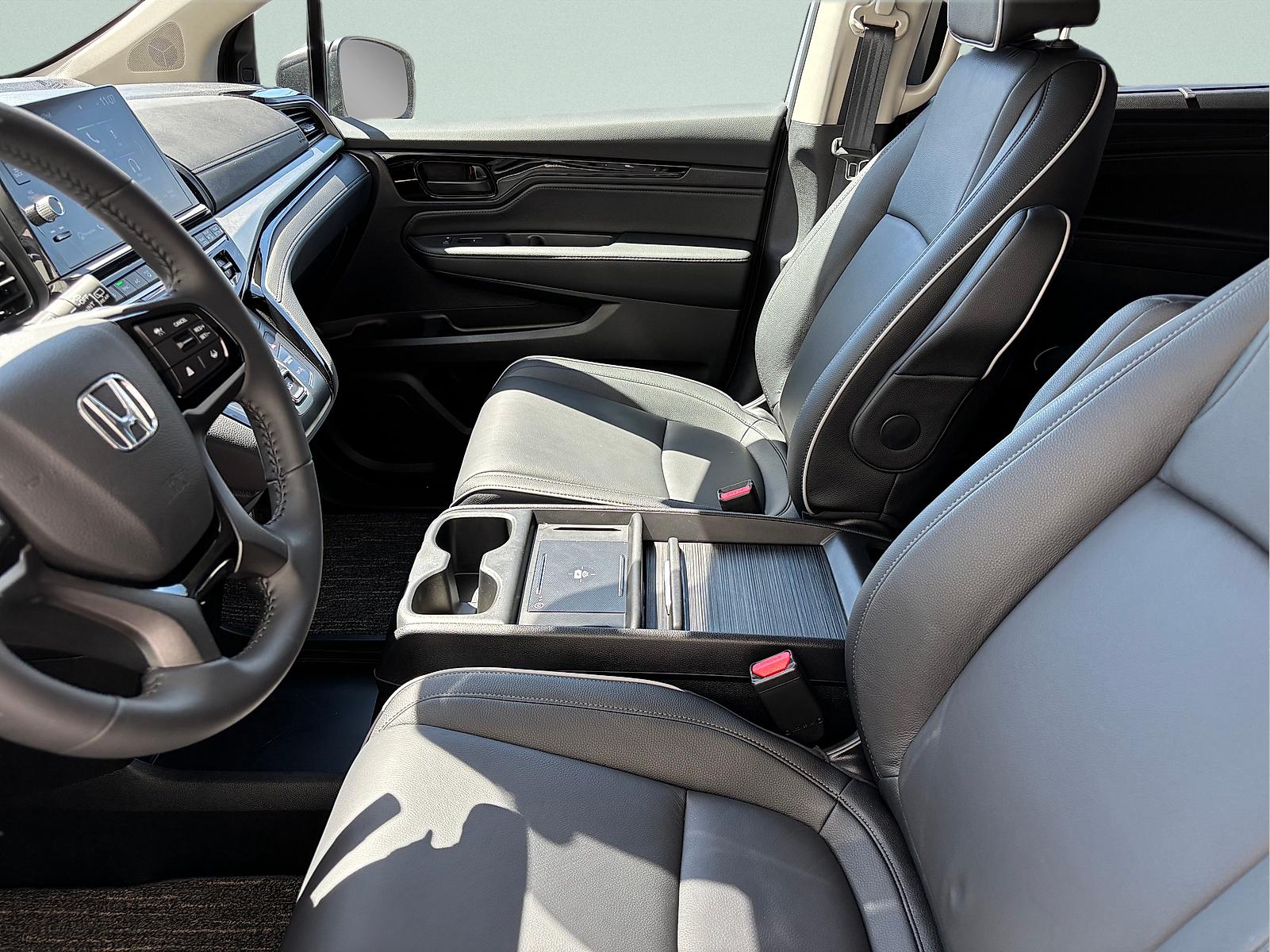 2026 Honda Odyssey Touring - Photo 17