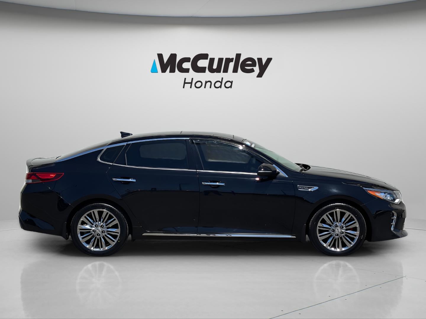 Used 2017 Kia Optima SXL with VIN 5XXGV4L22HG123569 for sale in Richland, WA