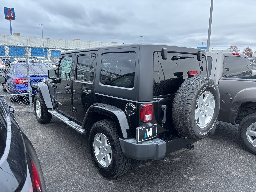 2017 Jeep Wrangler Unlimited Sahara photo 3