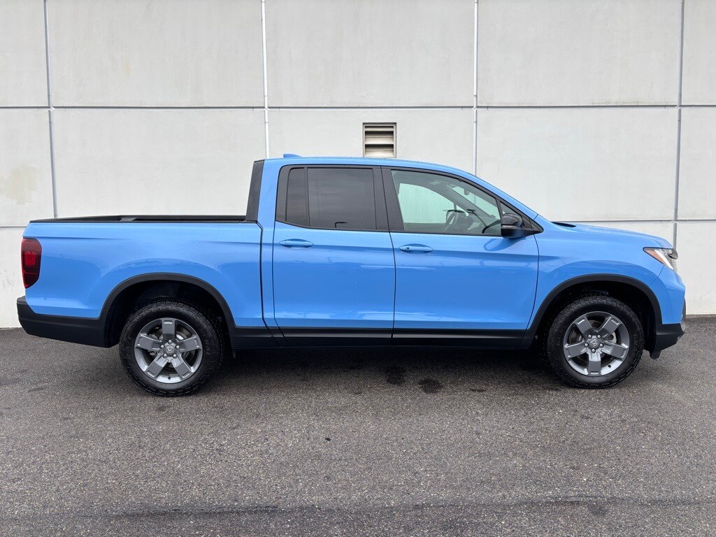 2024 Honda Ridgeline TrailSport photo 2