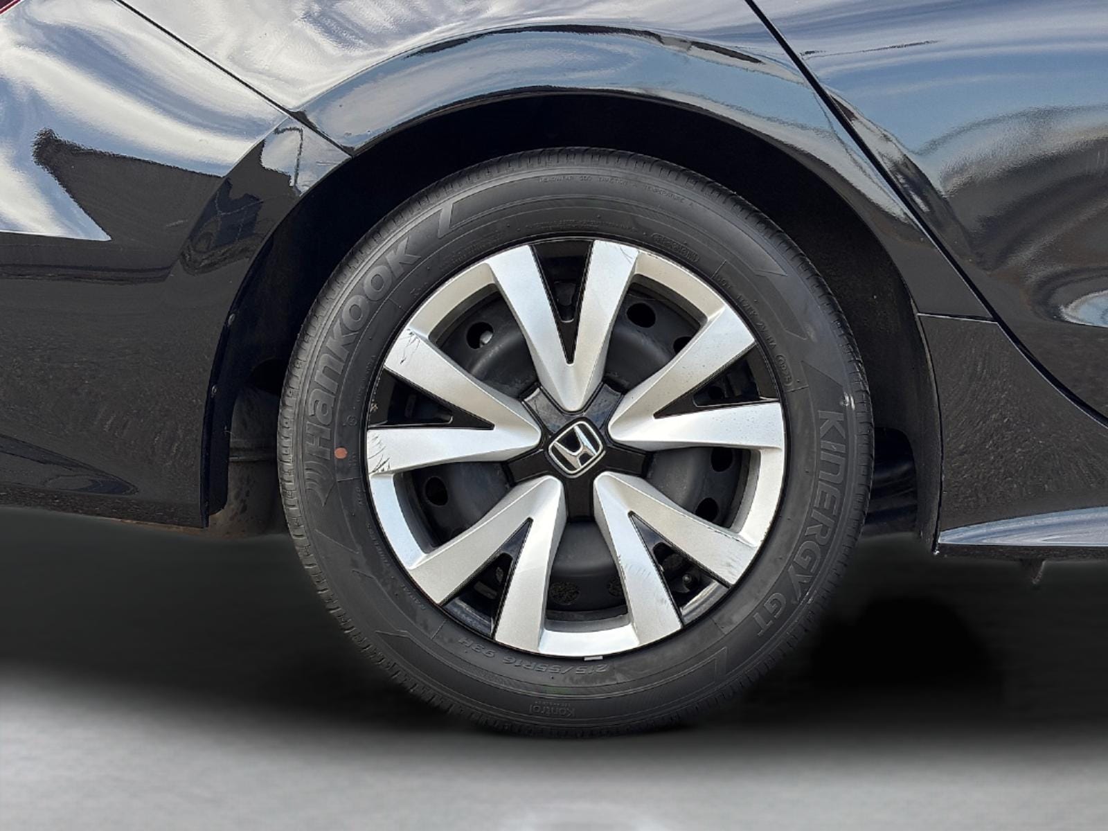 2025 Honda Civic LX - Photo 9