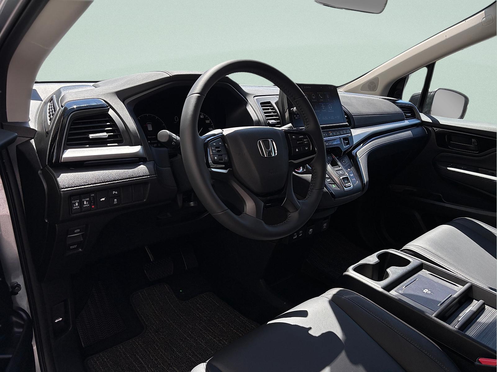 2026 Honda Odyssey Touring - Photo 15