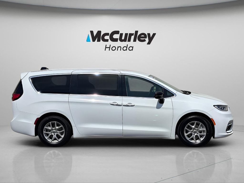 Used 2024 Chrysler Pacifica Touring L Van Passenger Van