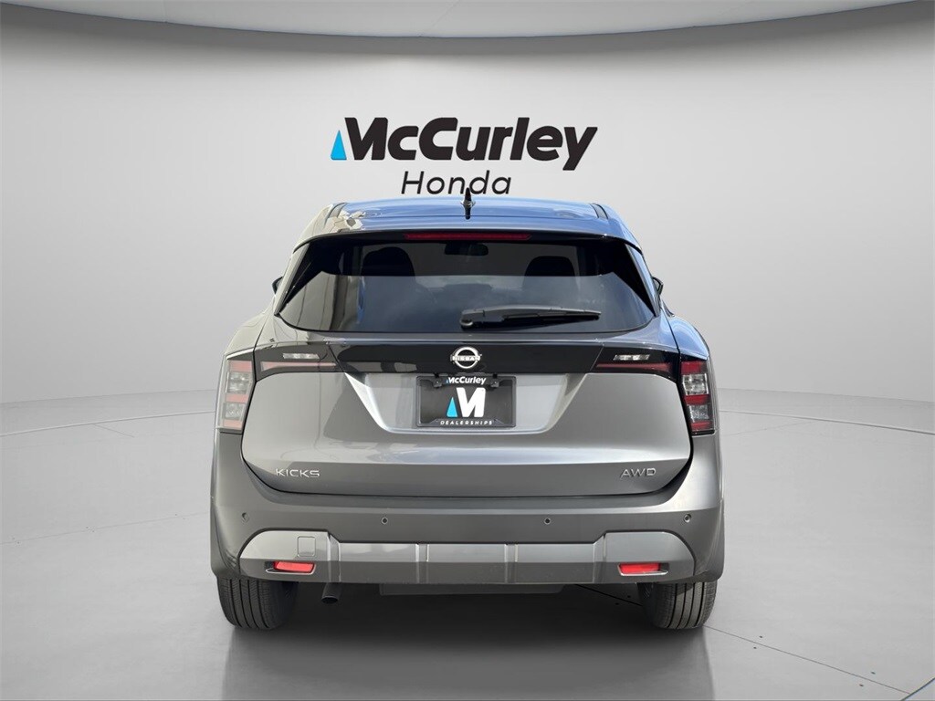2025 Nissan Kicks SV photo 4
