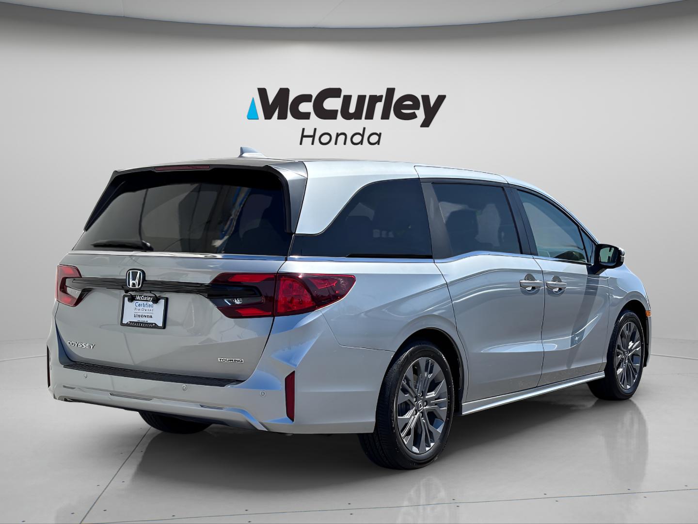2026 Honda Odyssey Touring - Photo 3