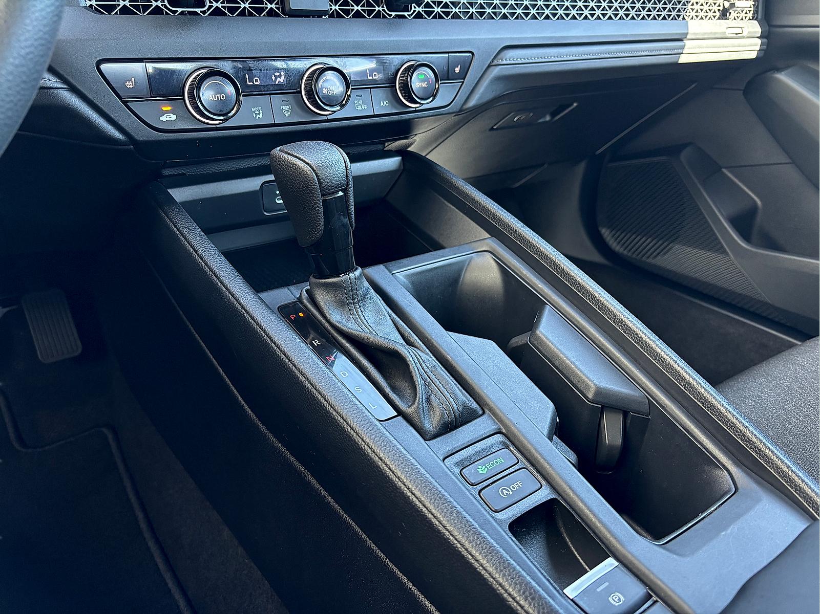 2025 Honda Accord SE - Photo 25
