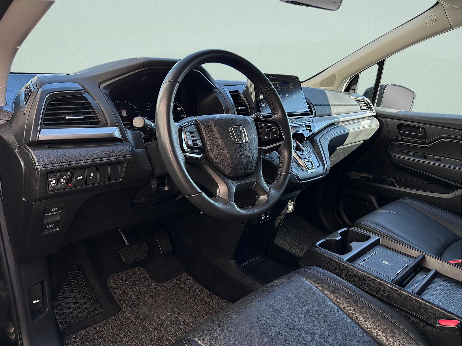 2025 Honda Odyssey EX-L - Photo 14