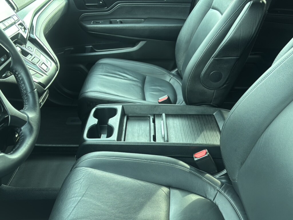 Certified 2023 Honda Odyssey Touring Van