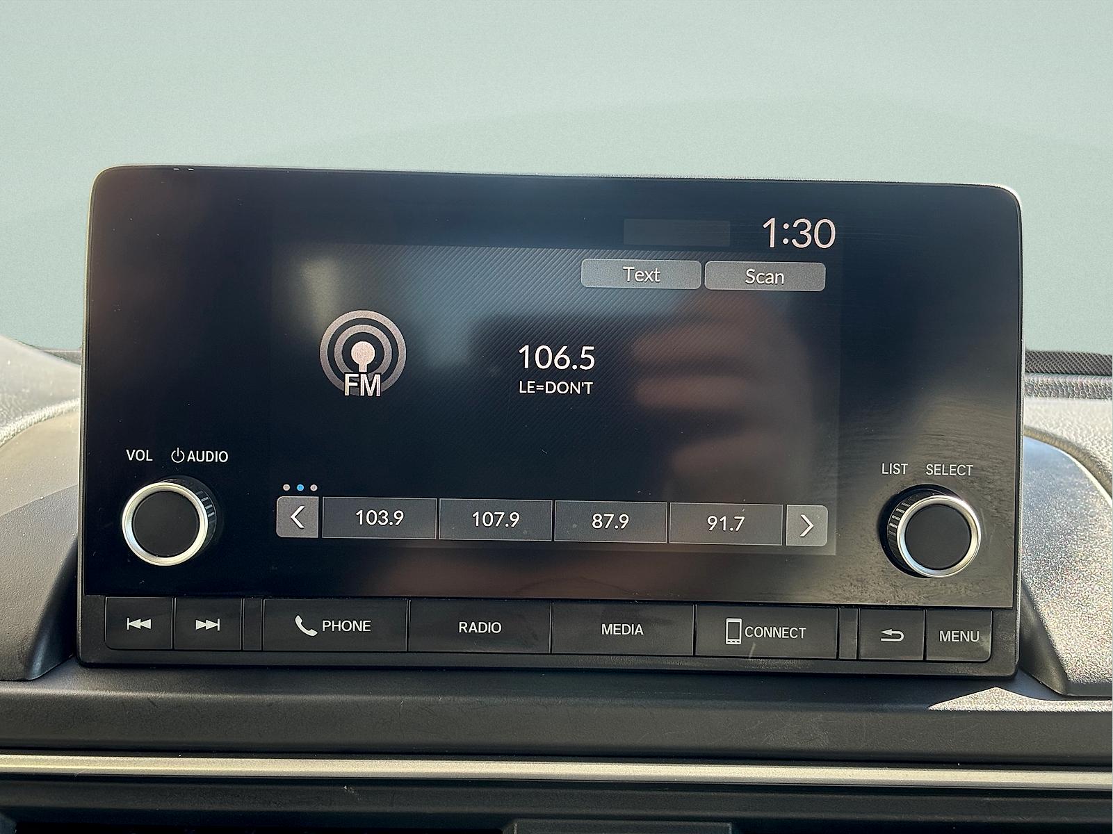 2023 Honda Pilot LX - Photo 18