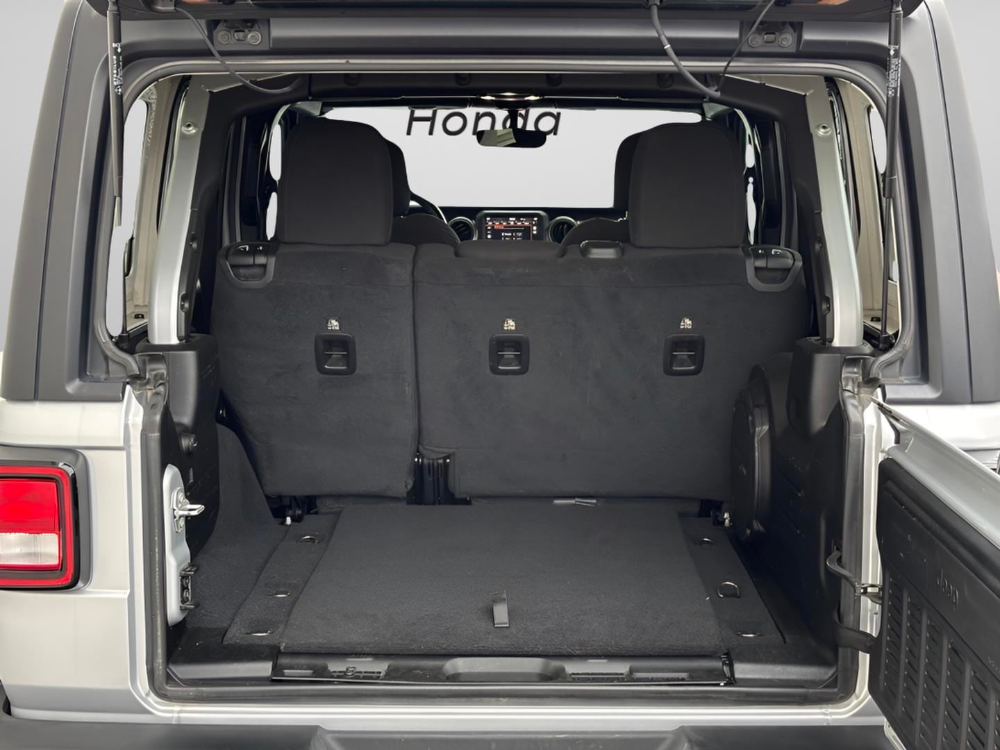 2023 Jeep Wrangler 4-Door Willys - Photo 29