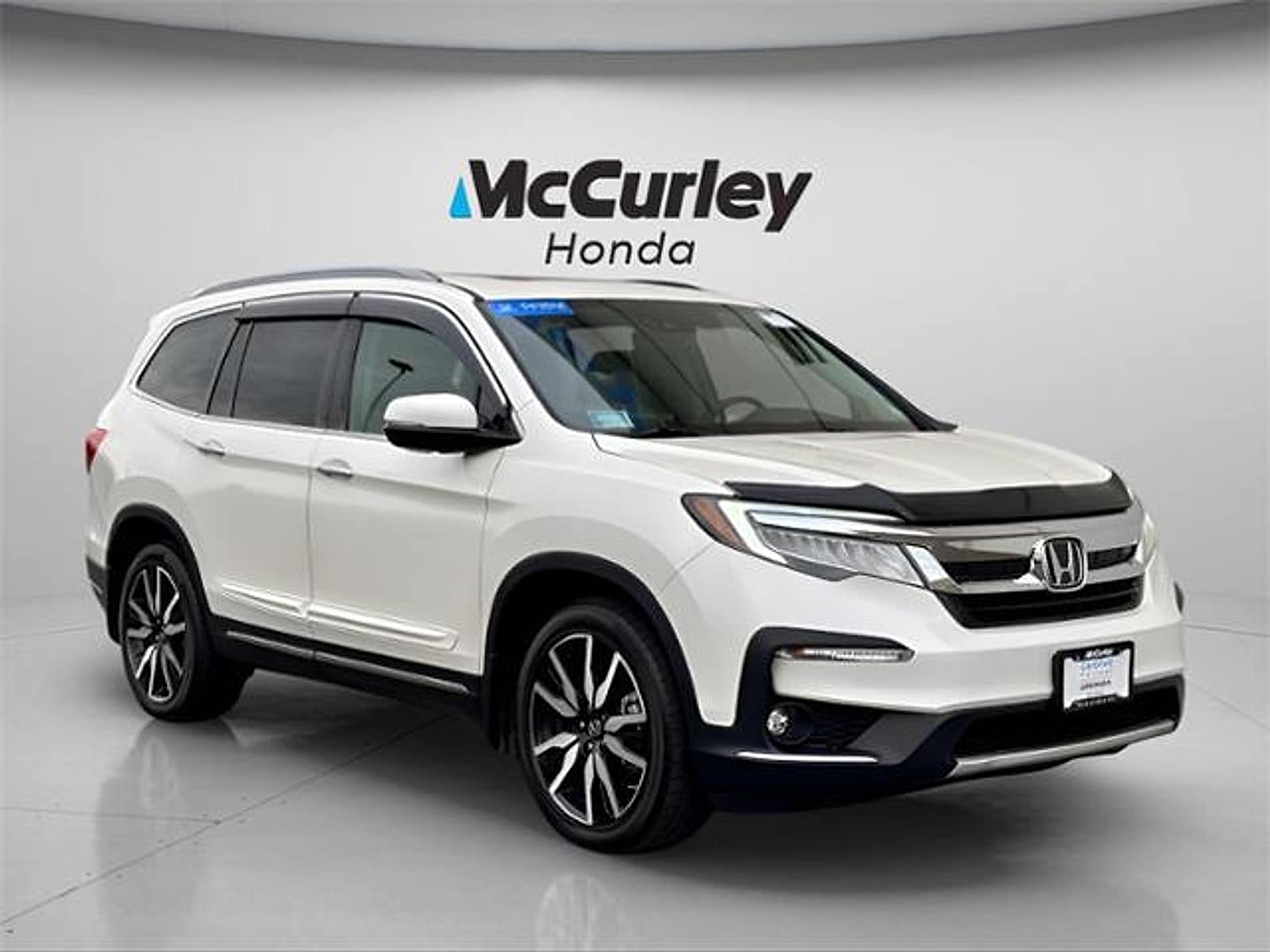 2019 Honda Pilot Elite's photo