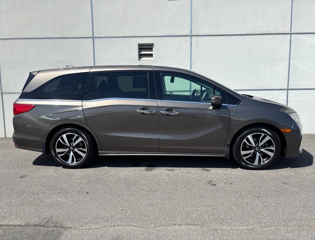 Certified 2018 Honda Odyssey Elite with VIN 5FNRL6H92JB107591 for sale in Richland, WA