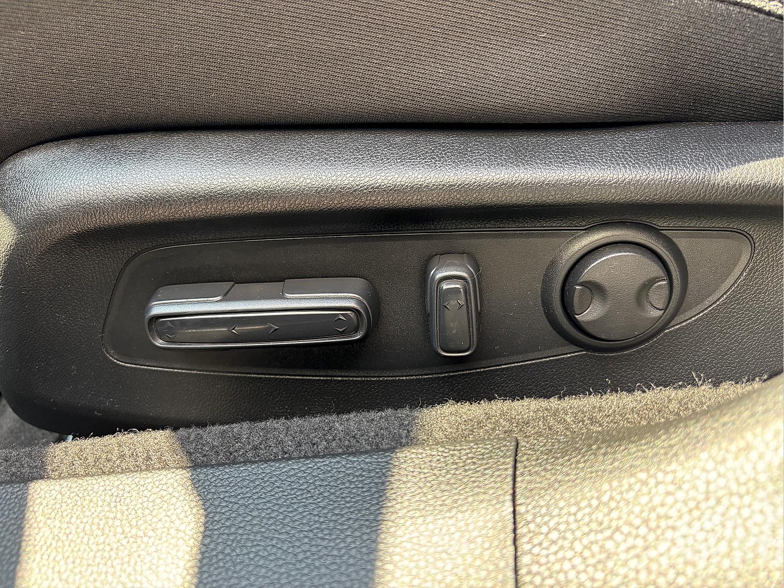 2023 Honda Accord EX - Photo 14