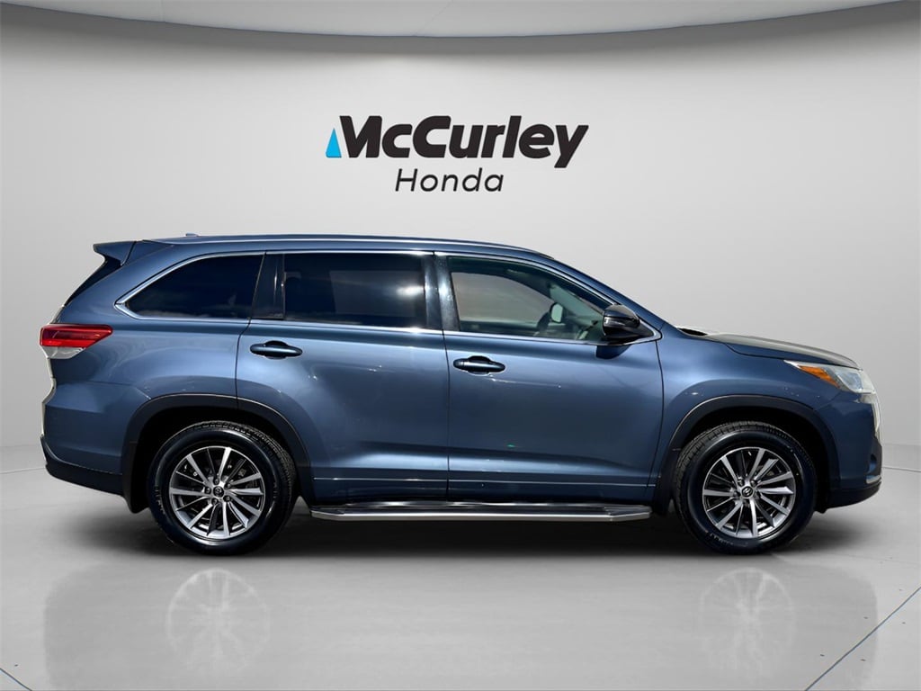 Certified 2017 Toyota Highlander XLE with VIN 5TDJZRFH6HS393135 for sale in Richland, WA