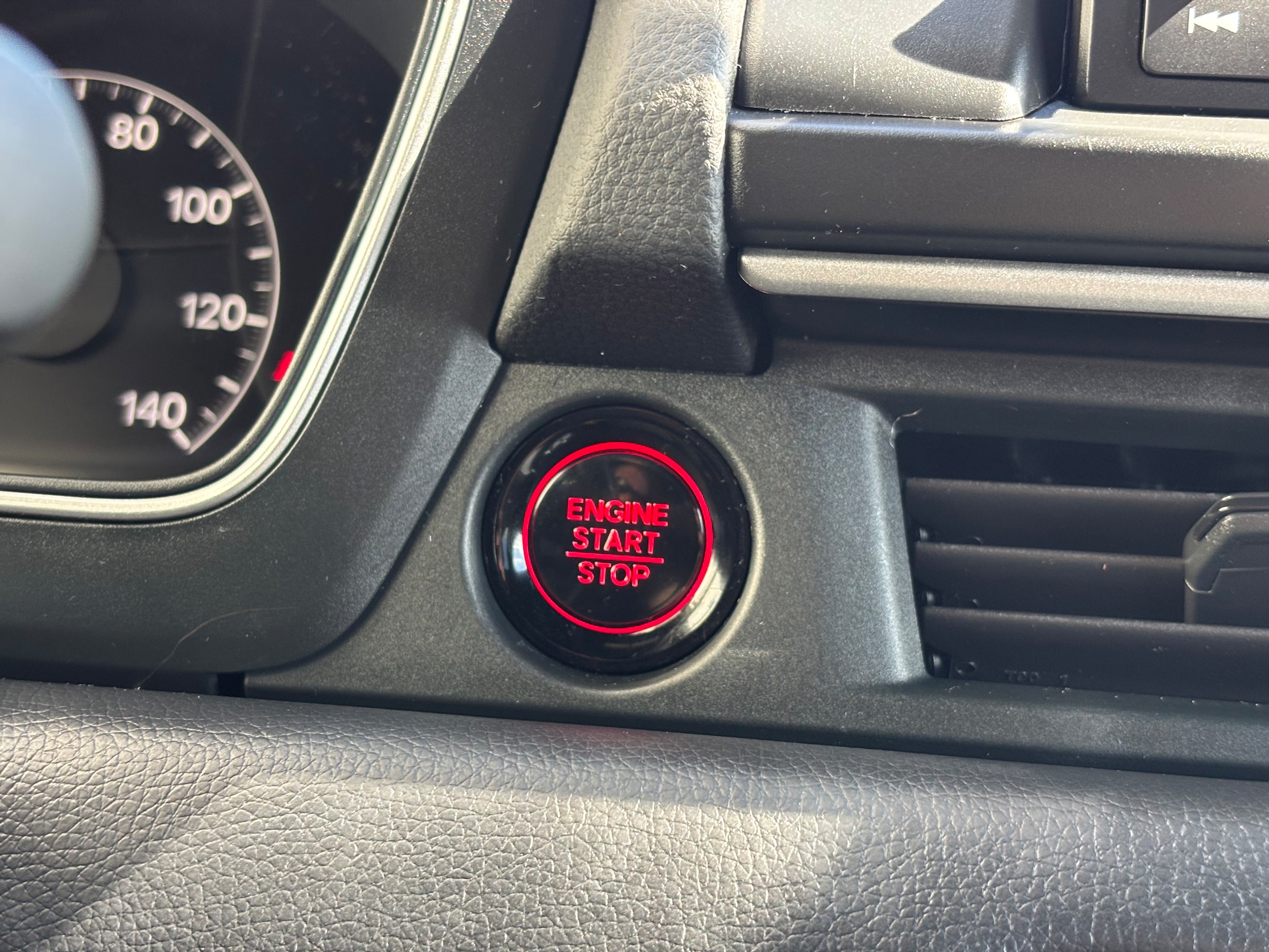 2023 Honda Pilot Sport - Photo 17
