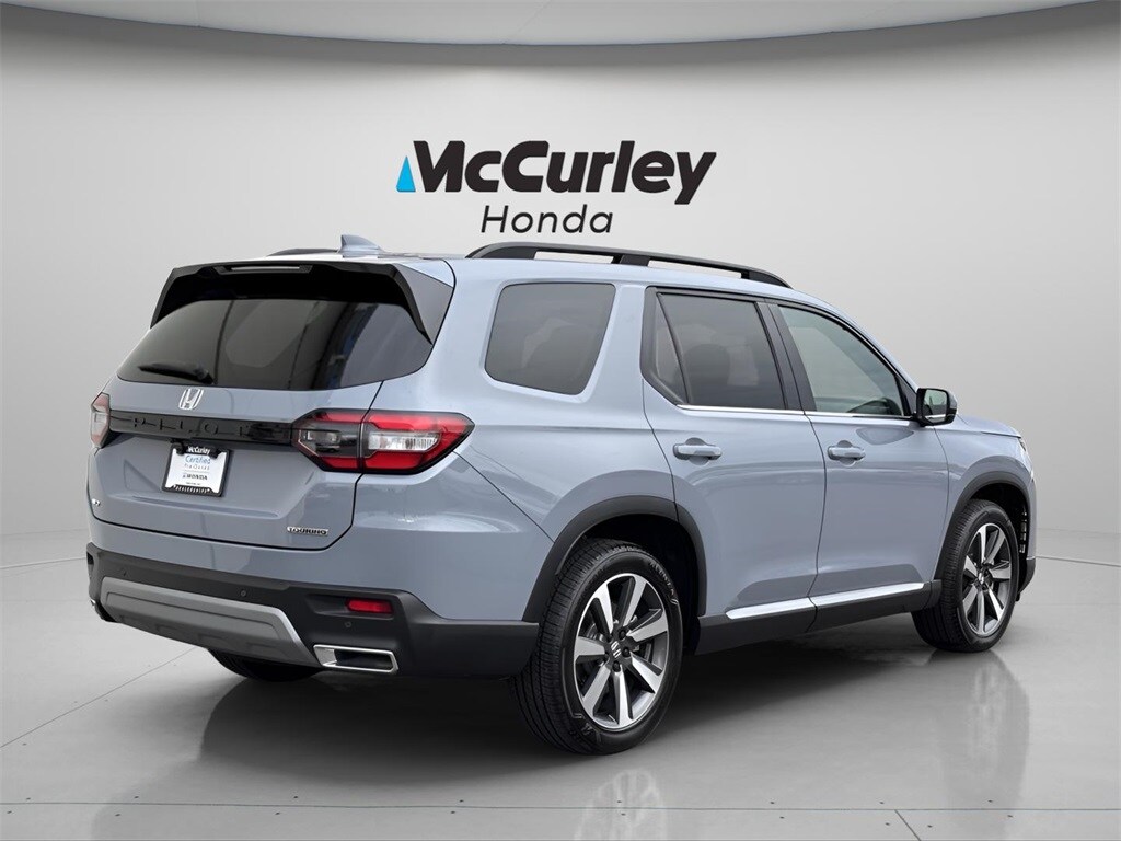 2025 Honda Pilot Touring photo 3