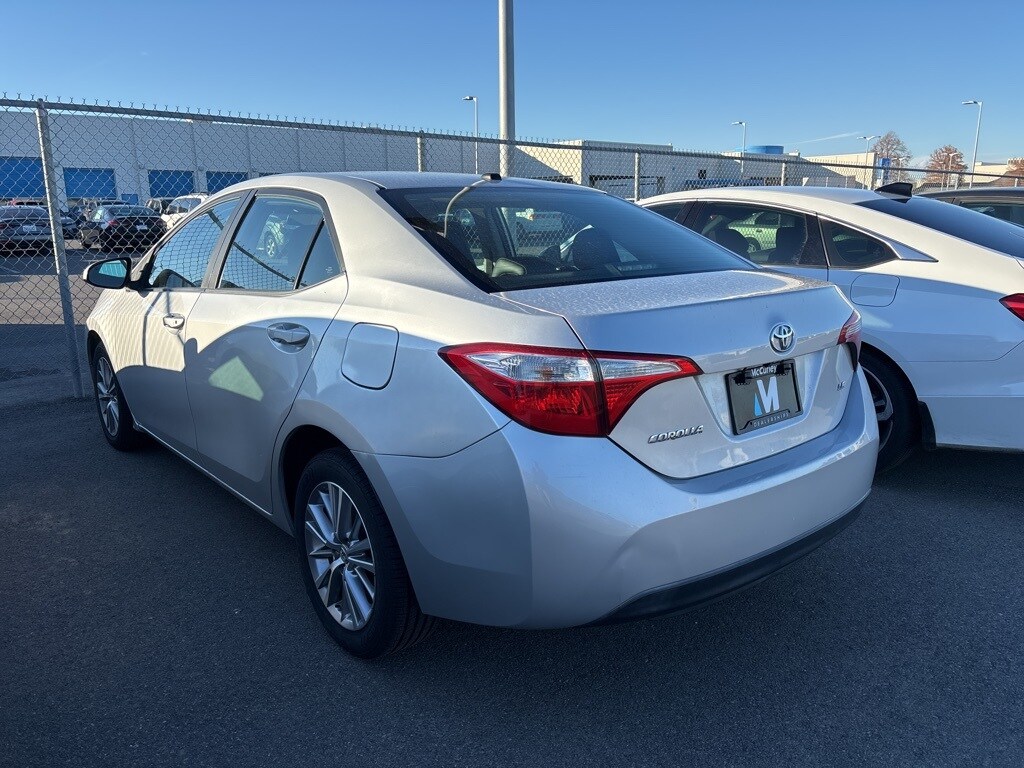 2014 Toyota Corolla LE photo 3