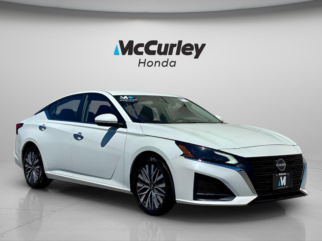 Used 2023 Nissan Altima 2.5 SV Sedan
