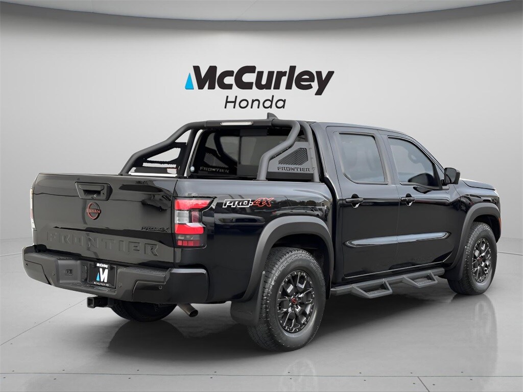 2023 Nissan Frontier PRO-4X photo 2