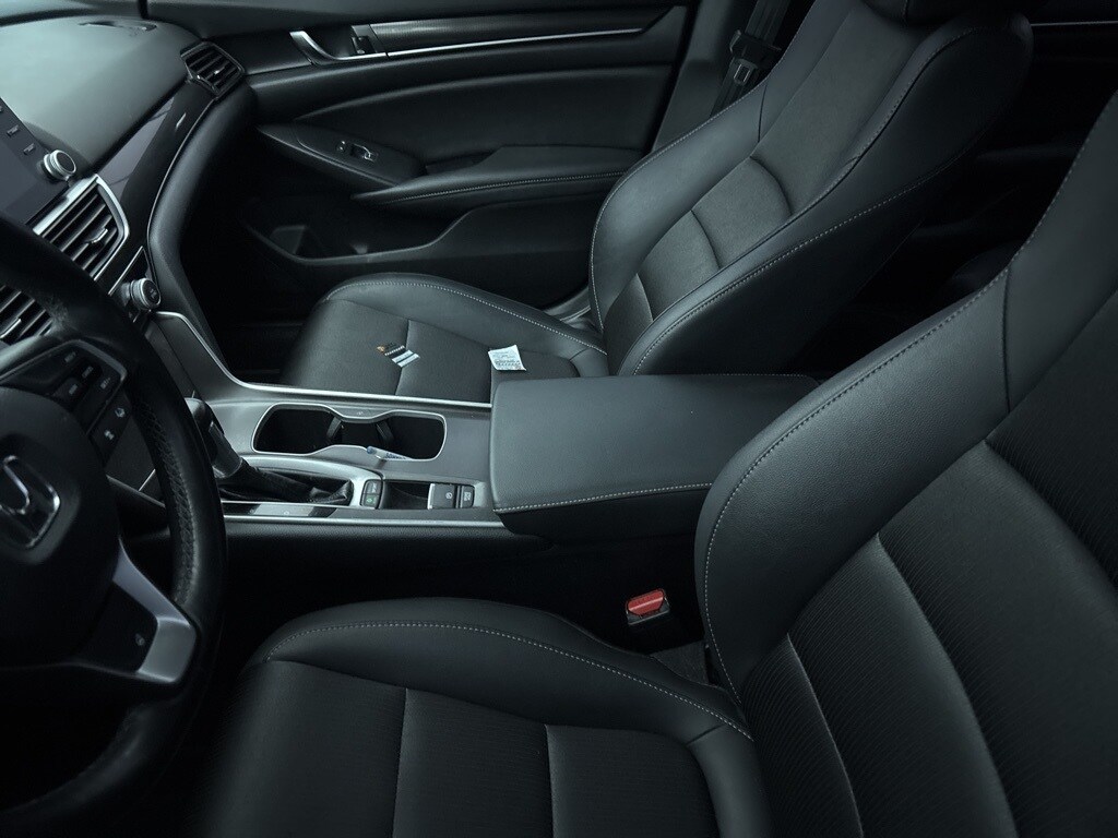 2019 Honda Accord Sport photo 2