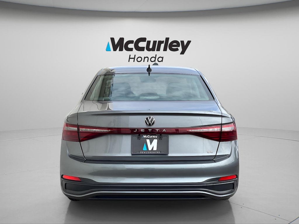 Used 2025 Volkswagen Jetta 1.5T SE Sedan