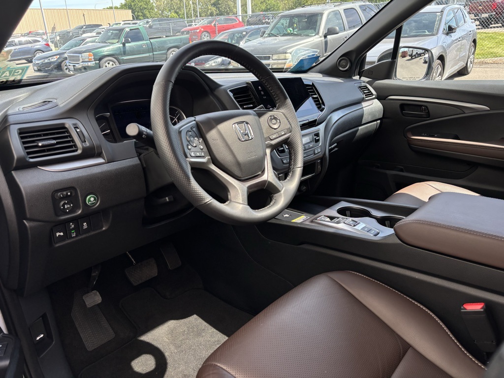 Certified 2025 Honda Passport EX-L with VIN 5FNYF8H54SB007652 for sale in Richland, WA