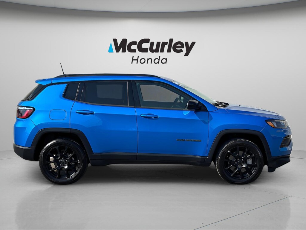 Used 2025 Jeep Compass Latitude SUV