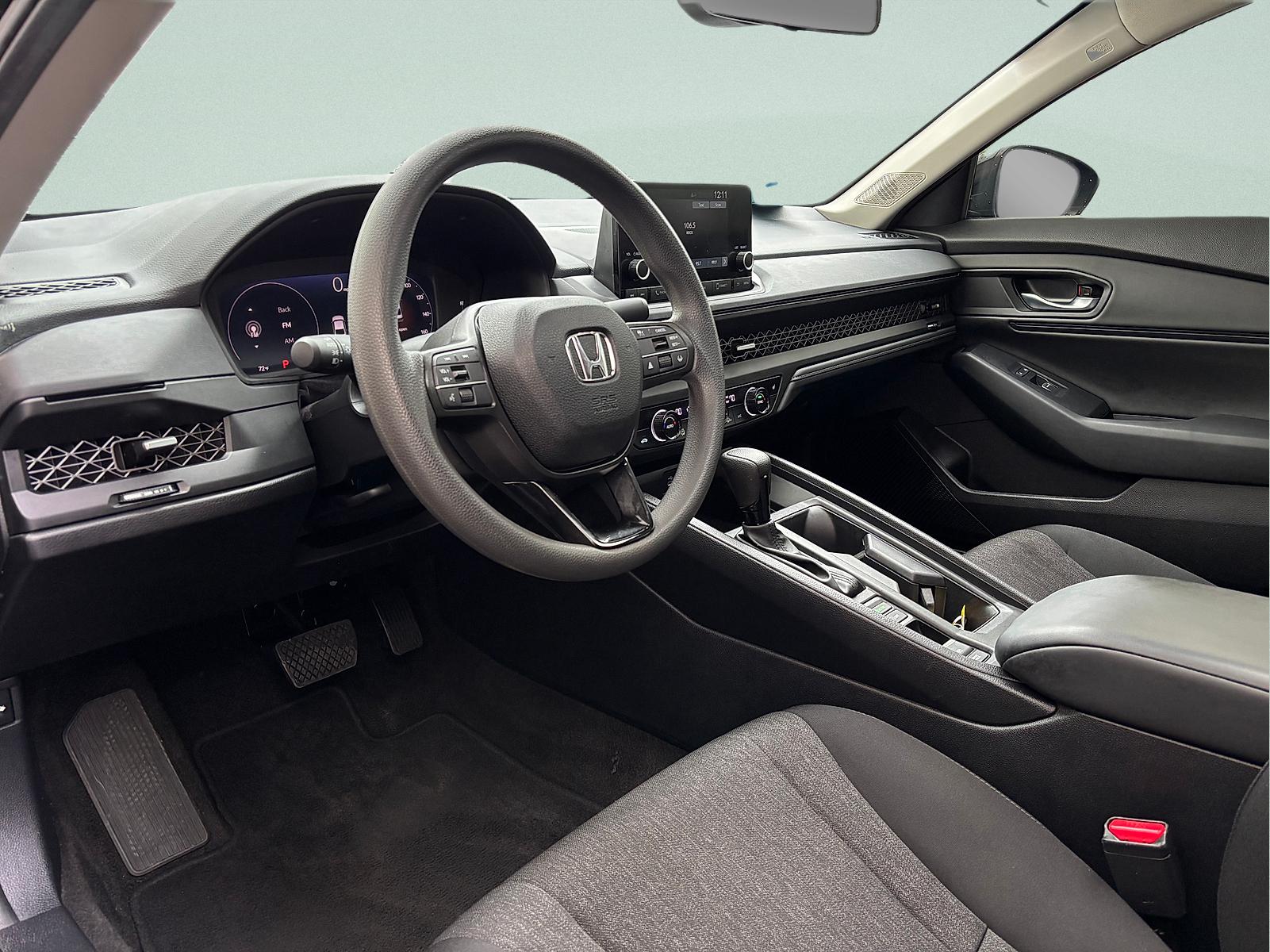 2025 Honda Accord SE - Photo 13