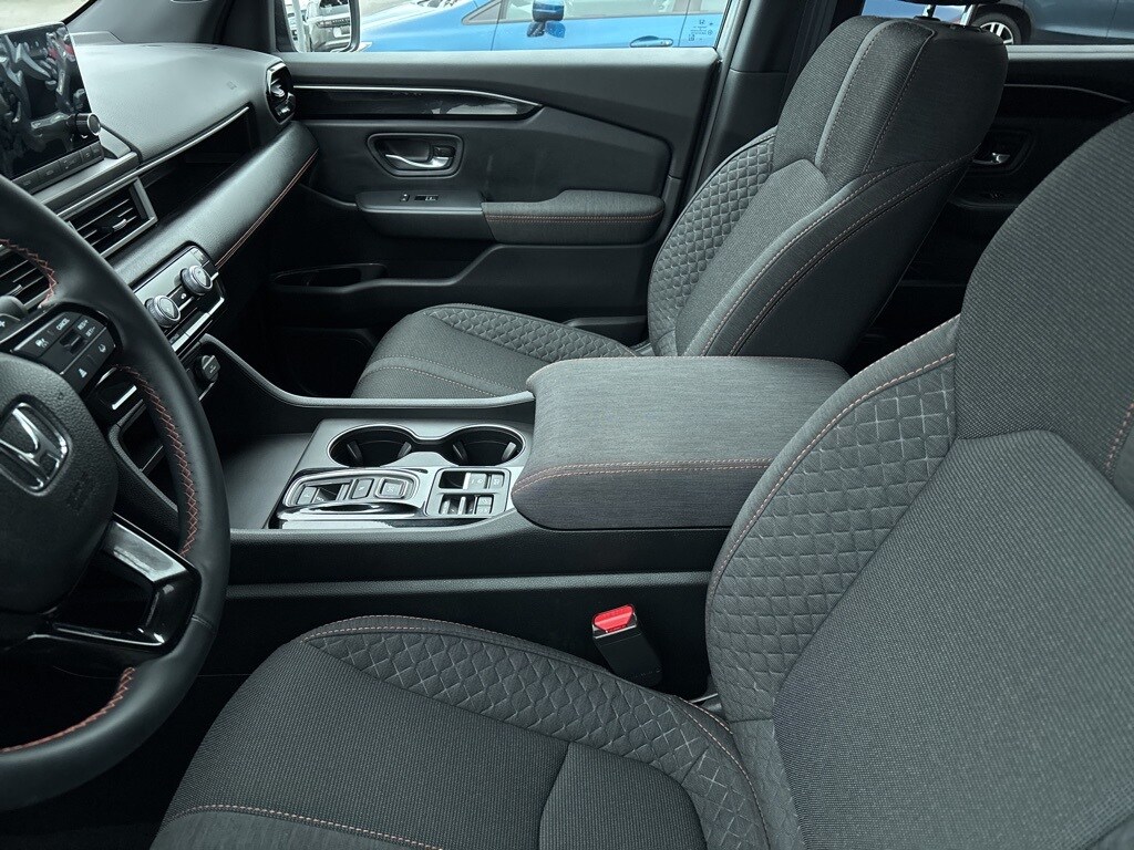 2025 Honda Pilot Sport photo 2