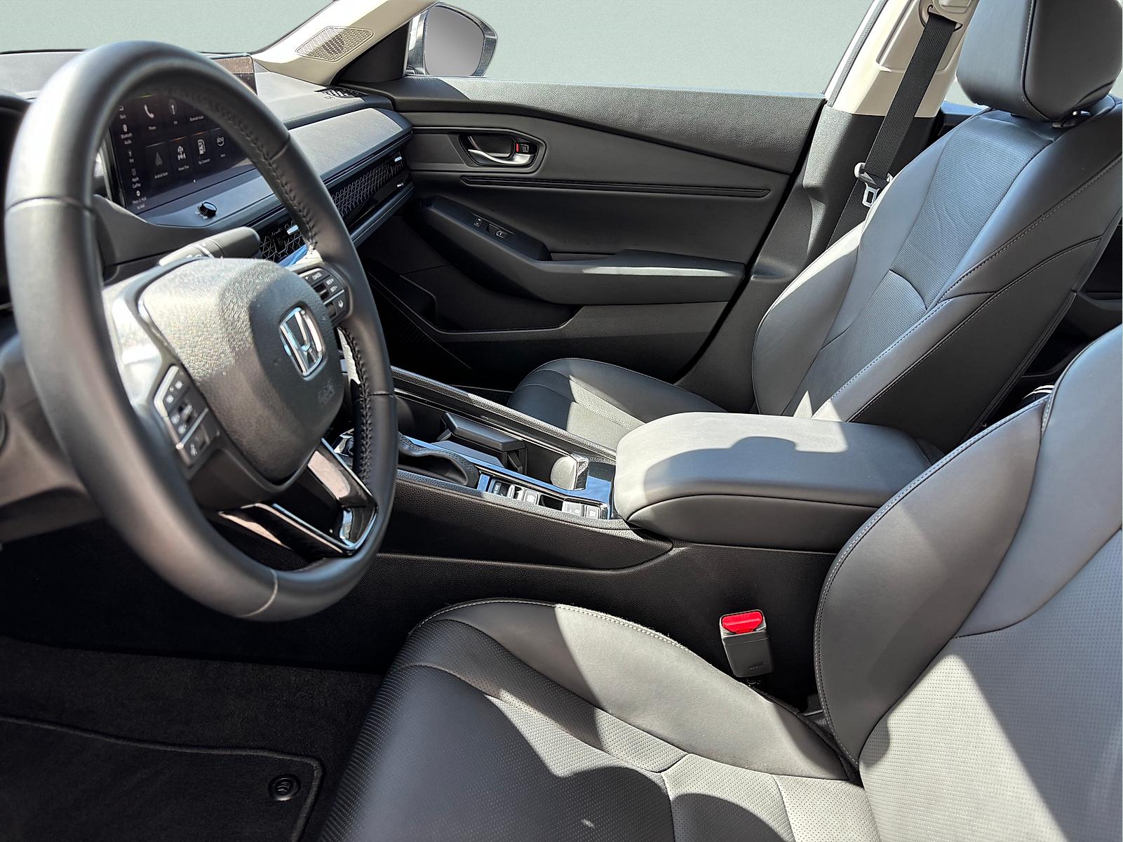 2025 Honda Accord Hybrid EX-L - Photo 14