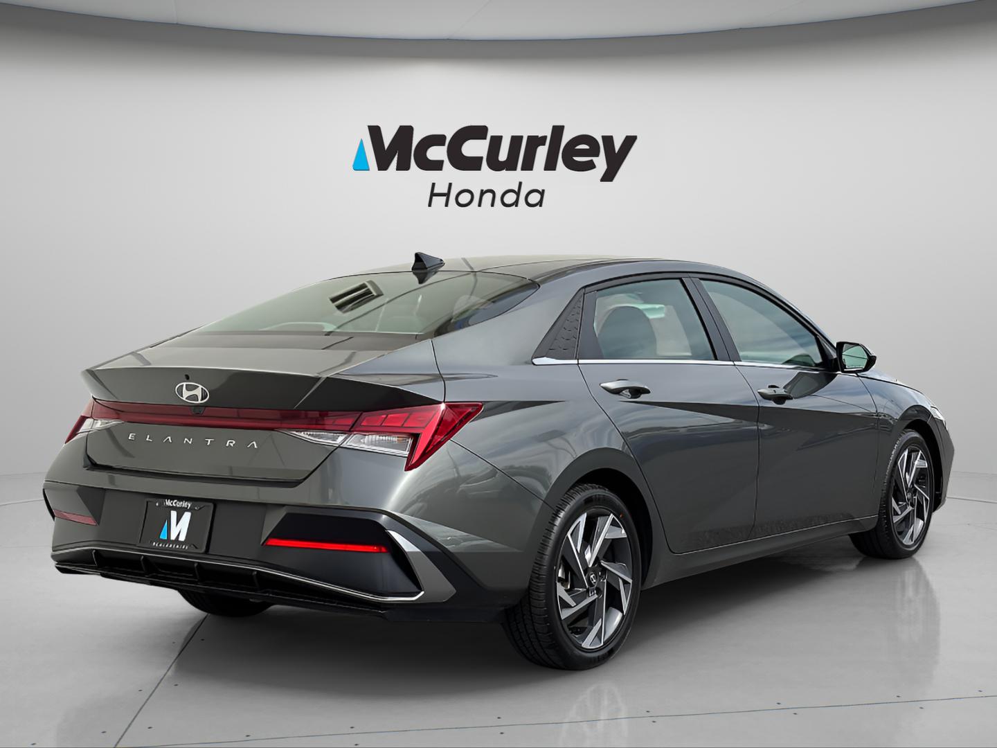 Used 2025 Hyundai Elantra SEL Convenience Sedan