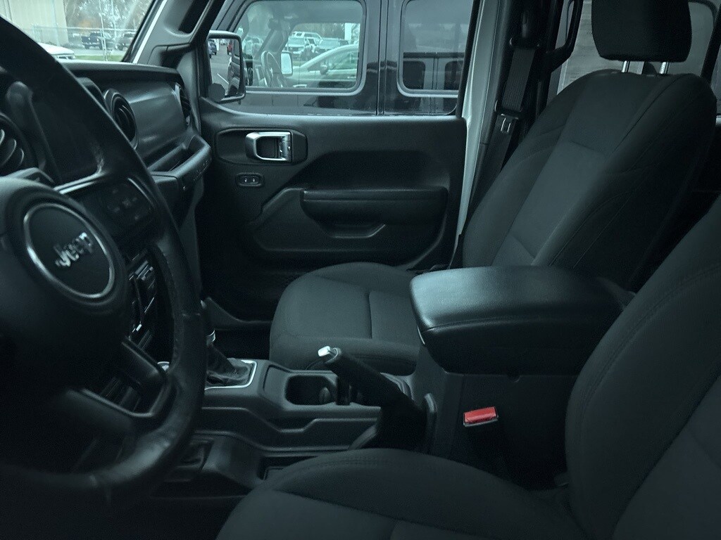 2023 Jeep Wrangler Willys photo 2